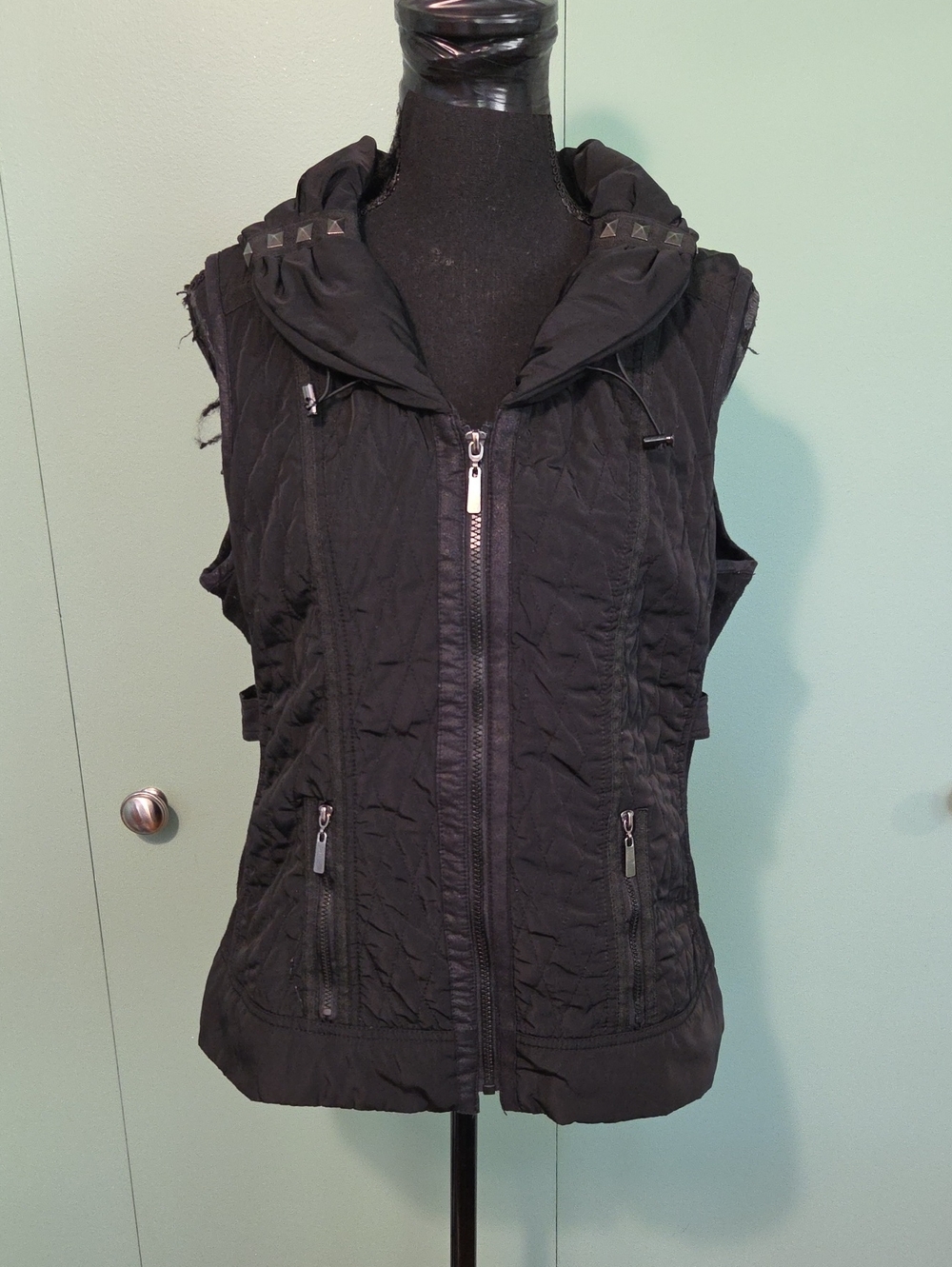 Laura Ashley Black Hooded Quilted Vest Size Medium